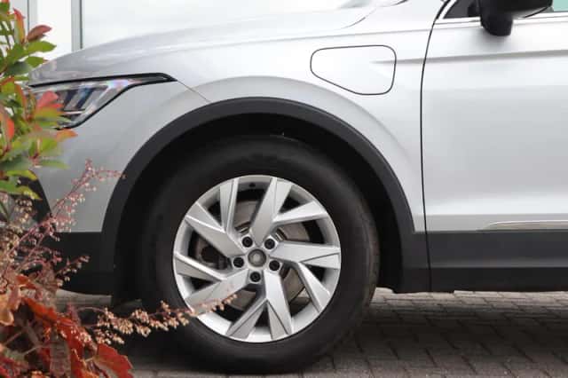 Volkswagen Tiguan (2022) thumbnail 2