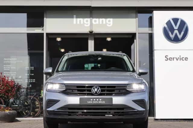 Volkswagen Tiguan (2022) thumbnail 4