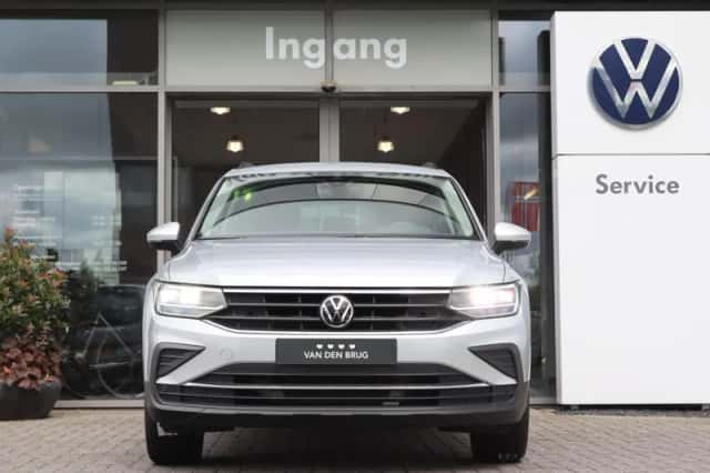 Volkswagen Tiguan (2022) thumbnail 4