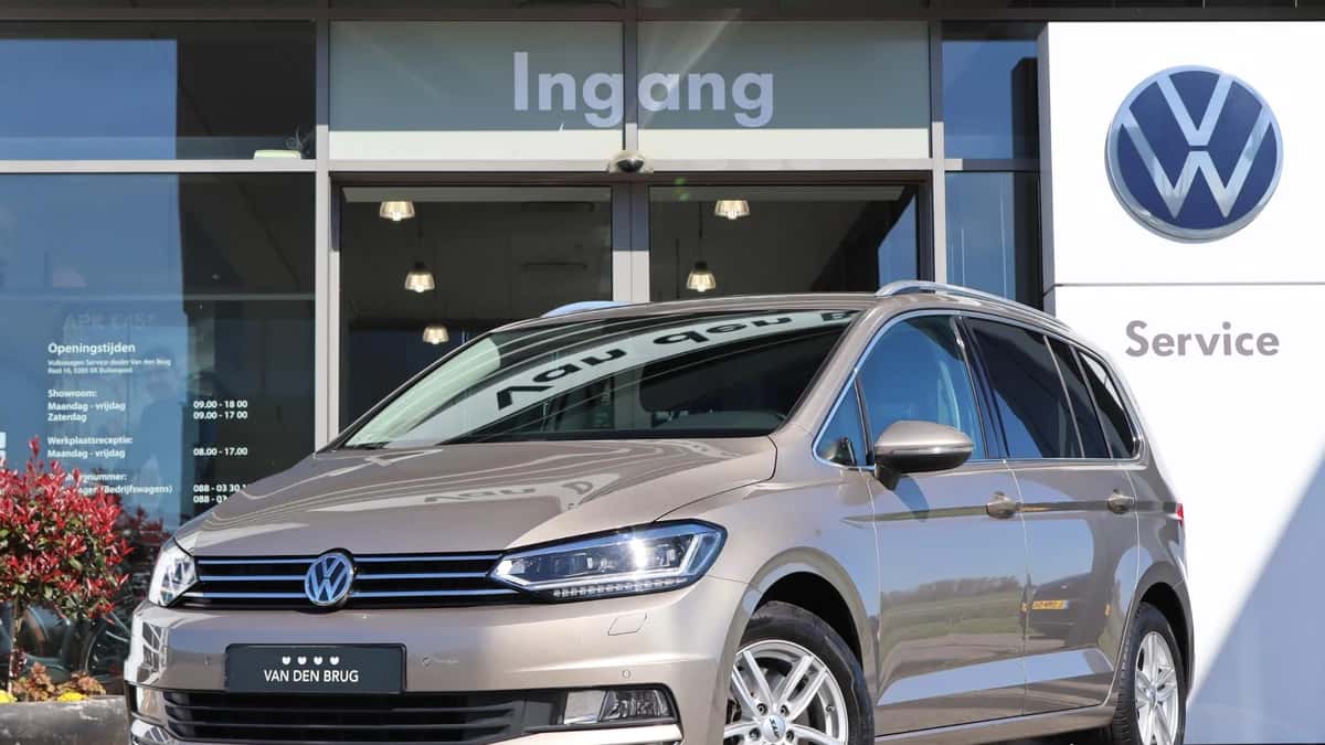 Volkswagen Touran (2016) — foto 1