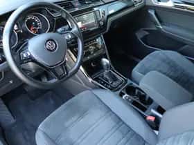 Volkswagen Touran (2016) thumbnail 15