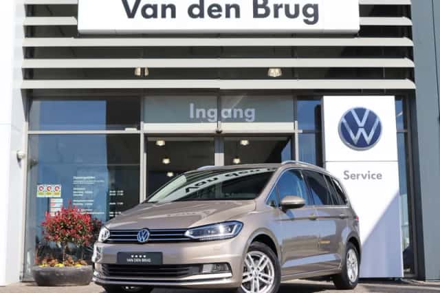 Volkswagen Touran (2016) thumbnail 3