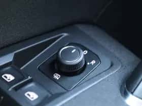Volkswagen Touran (2016) thumbnail 34