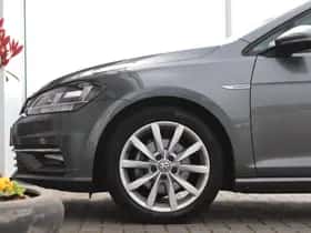 Volkswagen Golf (2018) thumbnail 2