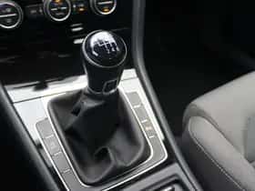 Volkswagen Golf (2018) thumbnail 29