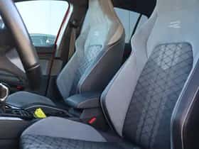 Volkswagen Golf (2023) thumbnail 16