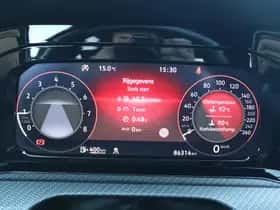 Volkswagen Golf (2023) thumbnail 22