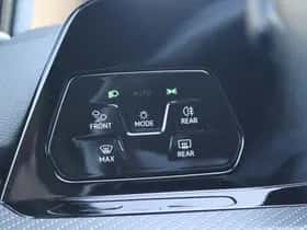 Volkswagen Golf (2023) thumbnail 30