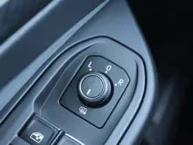 Volkswagen Golf (2023) thumbnail 32