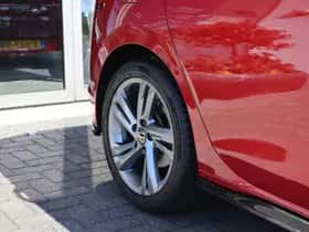 Volkswagen Golf (2023) thumbnail 7
