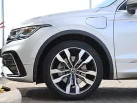 Volkswagen Tiguan (2023) thumbnail 2