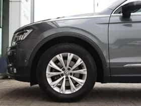 Volkswagen Tiguan (2017) thumbnail 2