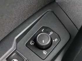 Volkswagen Tiguan (2017) thumbnail 36