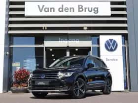 Volkswagen Tiguan (2022) thumbnail 3