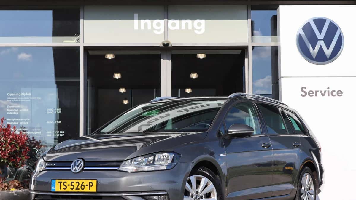 Volkswagen Golf (2018) — foto 1
