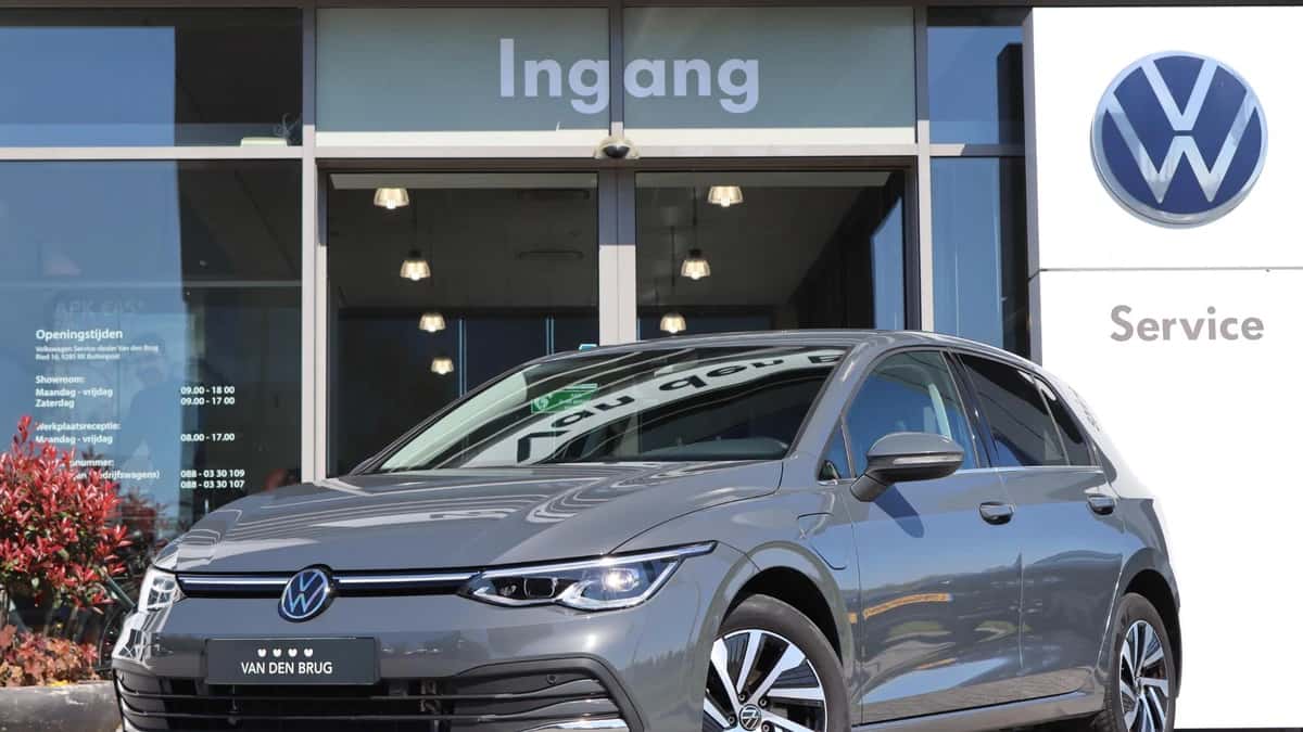 Volkswagen Golf (2022) — foto 1