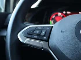 Volkswagen Golf (2022) thumbnail 23