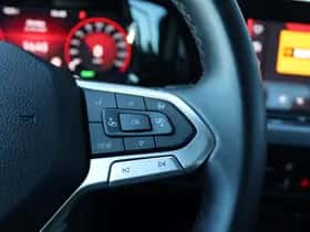 Volkswagen Golf (2022) thumbnail 25