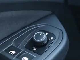Volkswagen Golf (2022) thumbnail 39