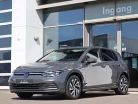 Volkswagen Golf (2022) thumbnail 6