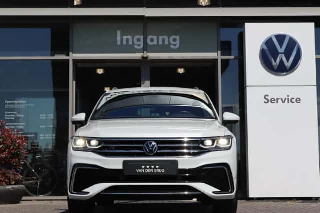 Volkswagen Tiguan (2022) thumbnail 4