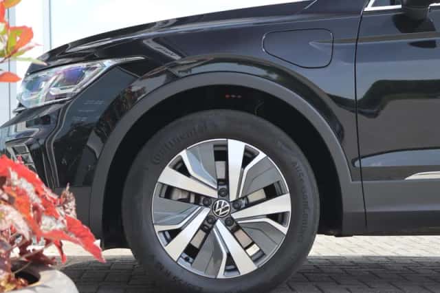 Volkswagen Tiguan (2022) thumbnail 2
