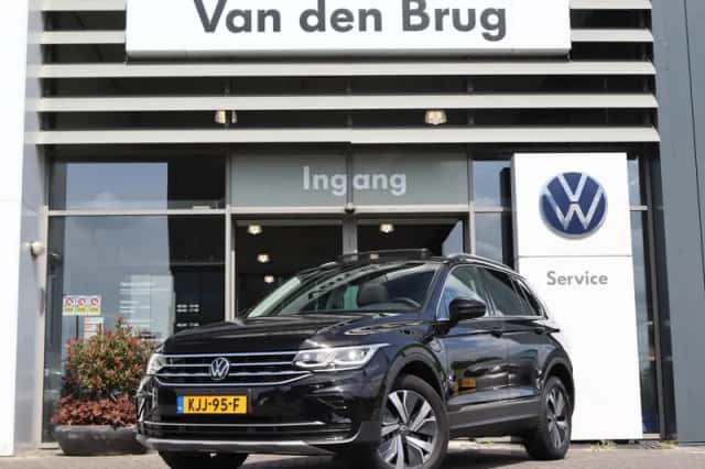Volkswagen Tiguan (2022) thumbnail 3