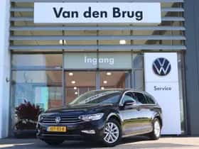 Volkswagen Passat (2023) thumbnail 2