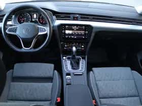 Volkswagen Passat (2023) thumbnail 14