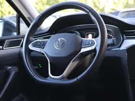 Volkswagen Passat (2023) thumbnail 19