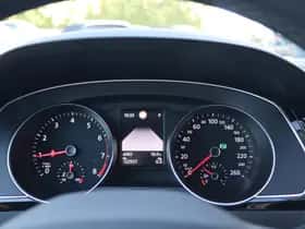 Volkswagen Passat (2023) thumbnail 21