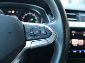 Volkswagen Passat (2023) thumbnail 22