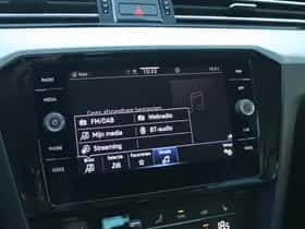 Volkswagen Passat (2023) thumbnail 24