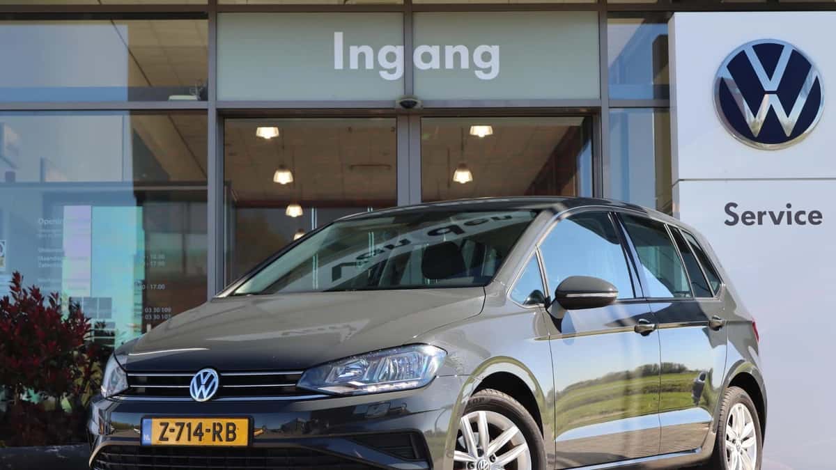 Volkswagen Golf (2019) — foto 1