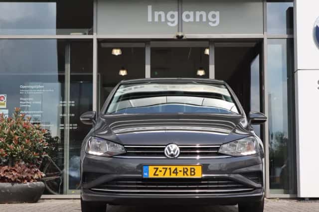 Volkswagen Golf (2019) thumbnail 4
