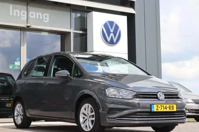 Volkswagen Golf (2019) thumbnail 6