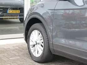 Volkswagen T-Roc (2021) thumbnail 6