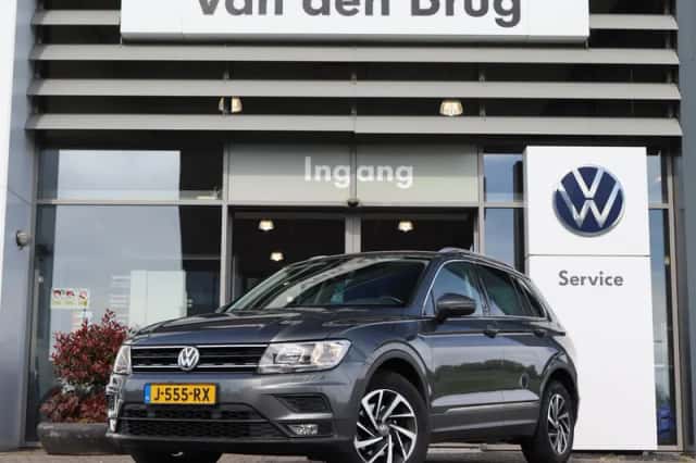 Volkswagen Tiguan (2017) thumbnail 3
