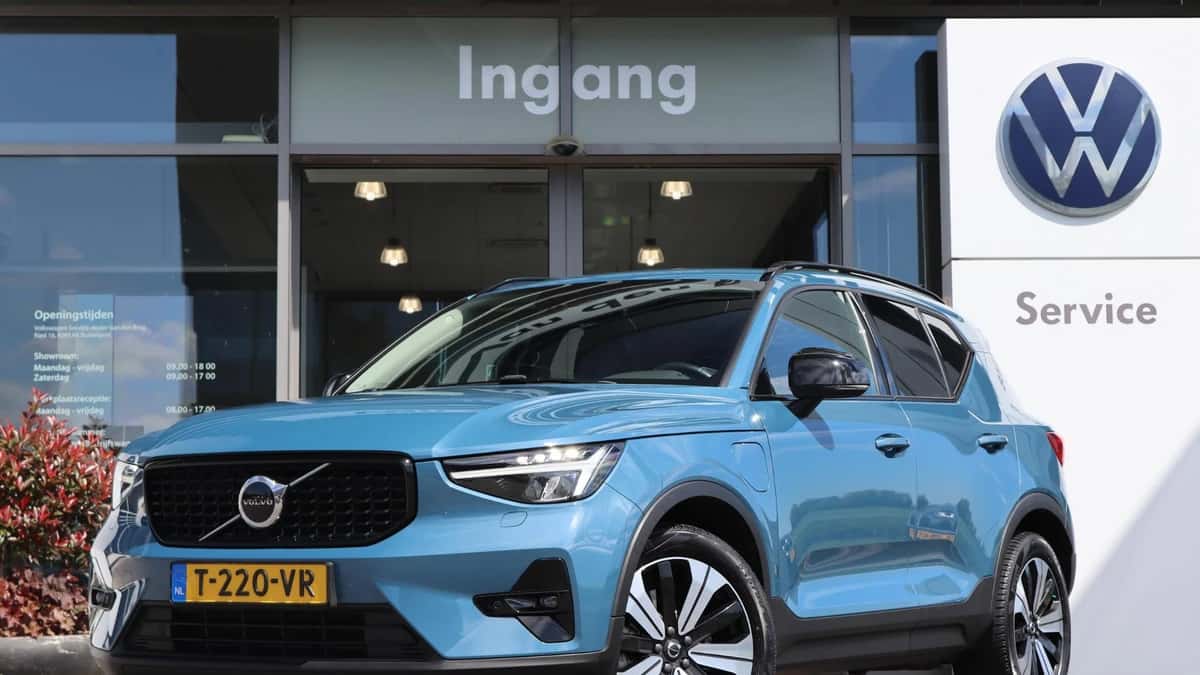 Volvo XC40 (2022) — foto 1