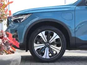 Volvo XC40 (2022) thumbnail 2