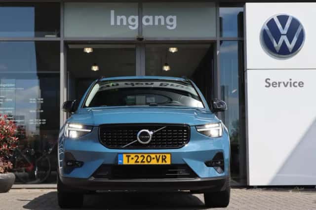 Volvo XC40 (2022) thumbnail 3