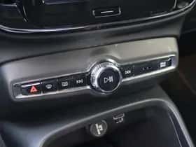 Volvo XC40 (2022) thumbnail 33