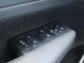 Volvo XC40 (2022) thumbnail 35