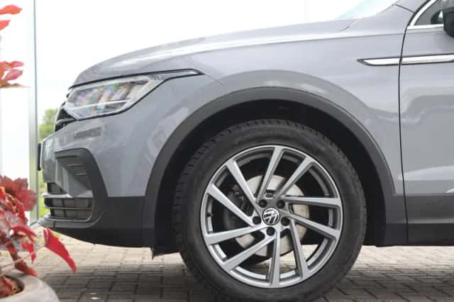 Volkswagen Tiguan (2020) thumbnail 2