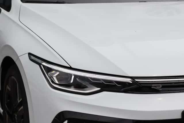 Volkswagen Golf (2024) thumbnail 5