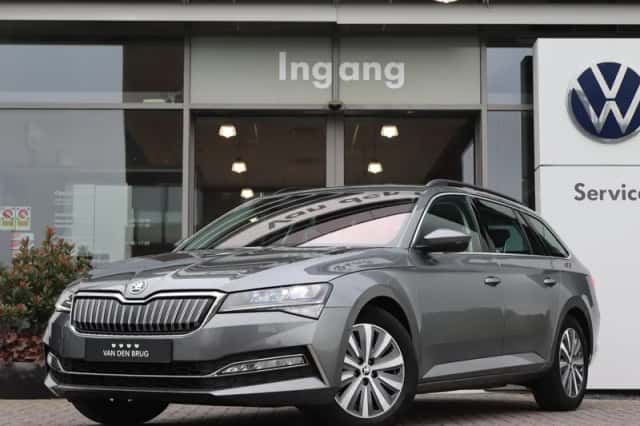 Škoda Superb (2022) thumbnail 1