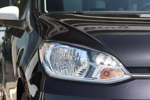 Volkswagen Up! (2018) thumbnail 6