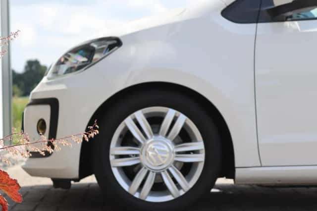 Volkswagen Up! (2017) thumbnail 2