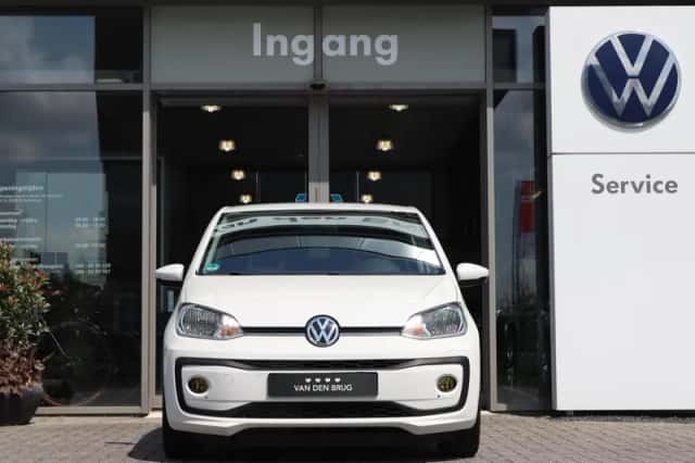 Volkswagen Up! (2017) thumbnail 4