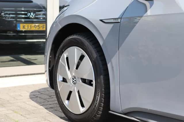 Volkswagen ID.3 (2023) thumbnail 6